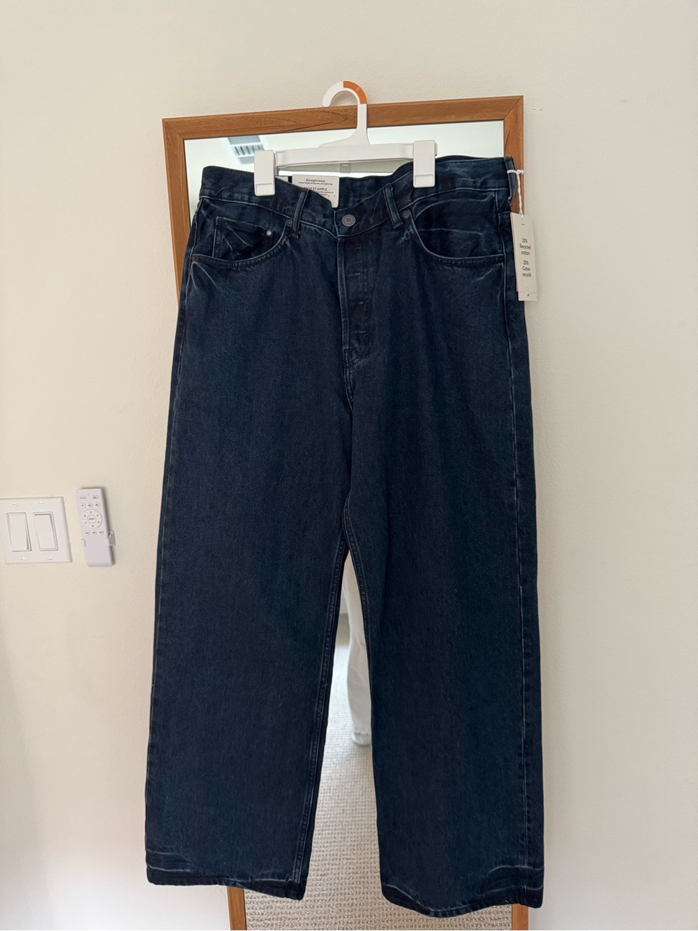 NEW WITH TAGS Men's Dark Wash Straight-Leg Jeans